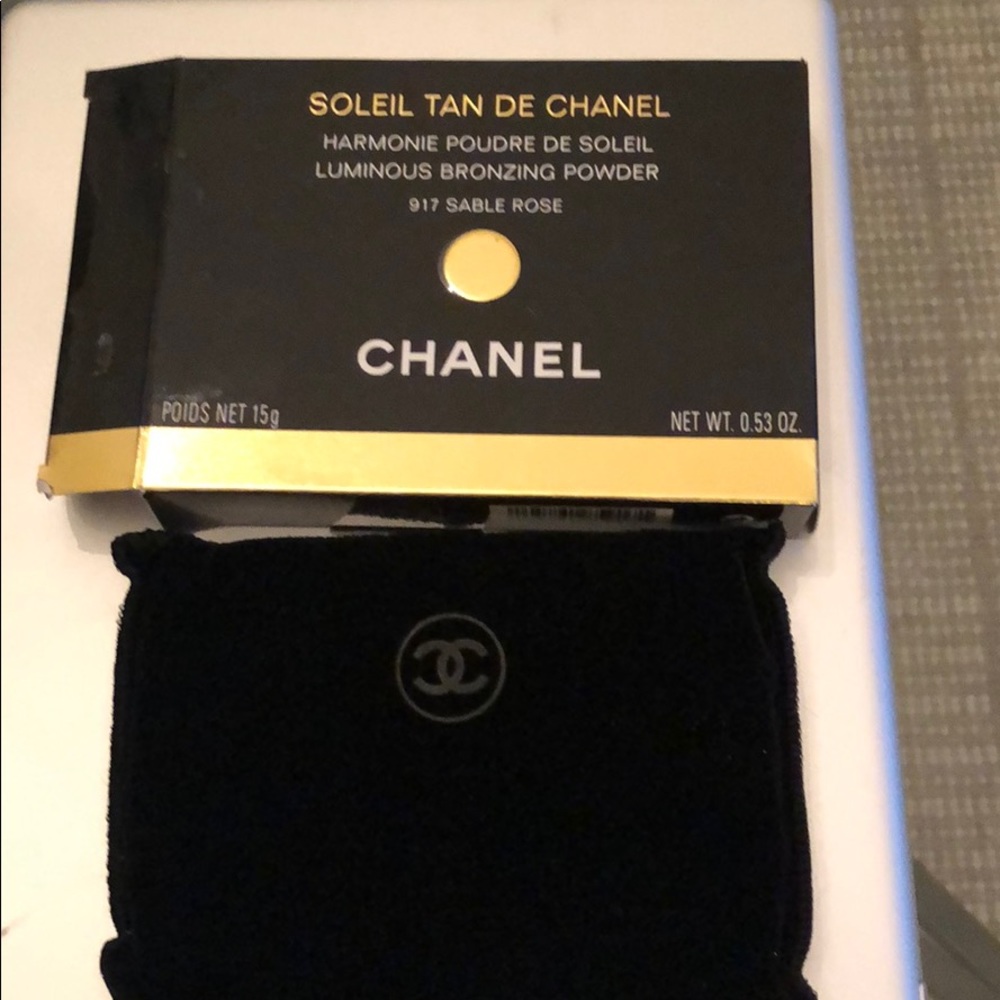 Luminous bronzing powder